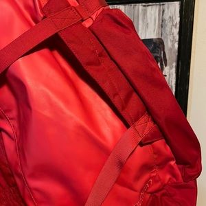 🎒 🏂 👅 • 🔴 BURTON x YoLo Vibes 🔴•🎒 🏂 👅